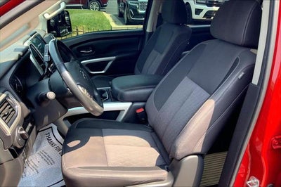 2022 Nissan TITAN Crew Cab SV 4x4
