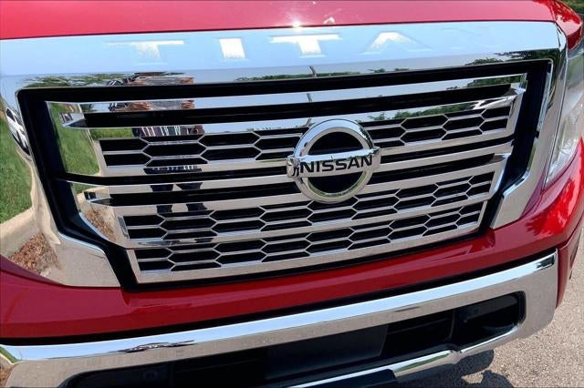 2022 Nissan TITAN Crew Cab SV 4x4