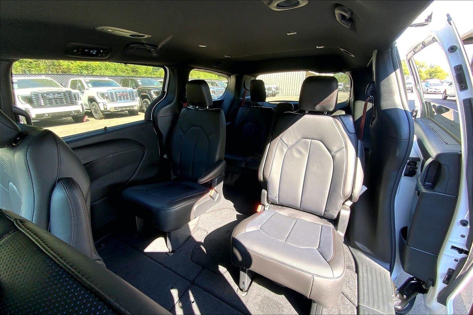 2027 Chrysler Pacifica PACIFICA SELECT