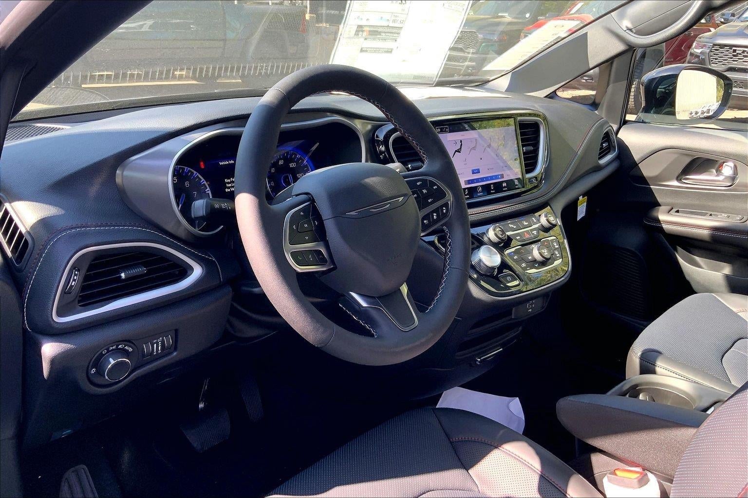 2027 Chrysler Pacifica PACIFICA SELECT