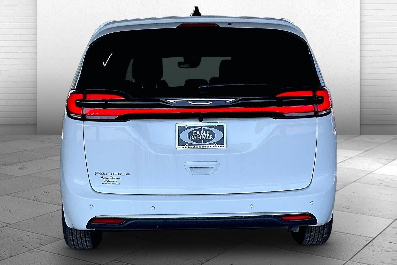 2027 Chrysler Pacifica PACIFICA SELECT