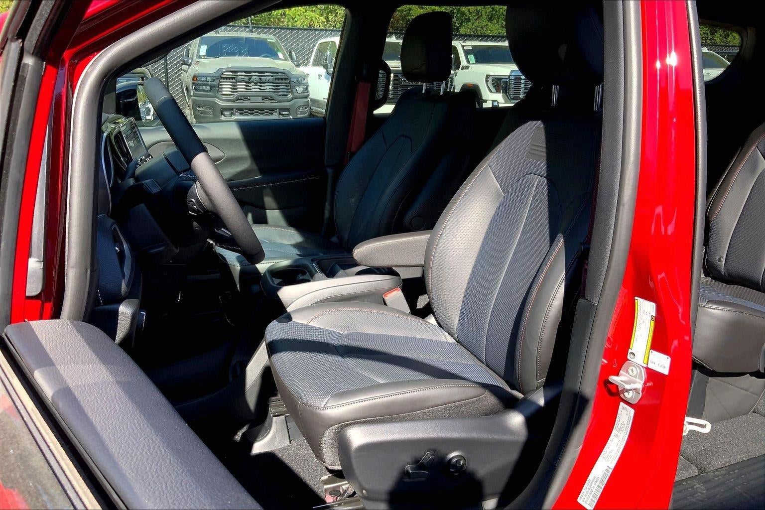 2027 Chrysler Pacifica PACIFICA SELECT