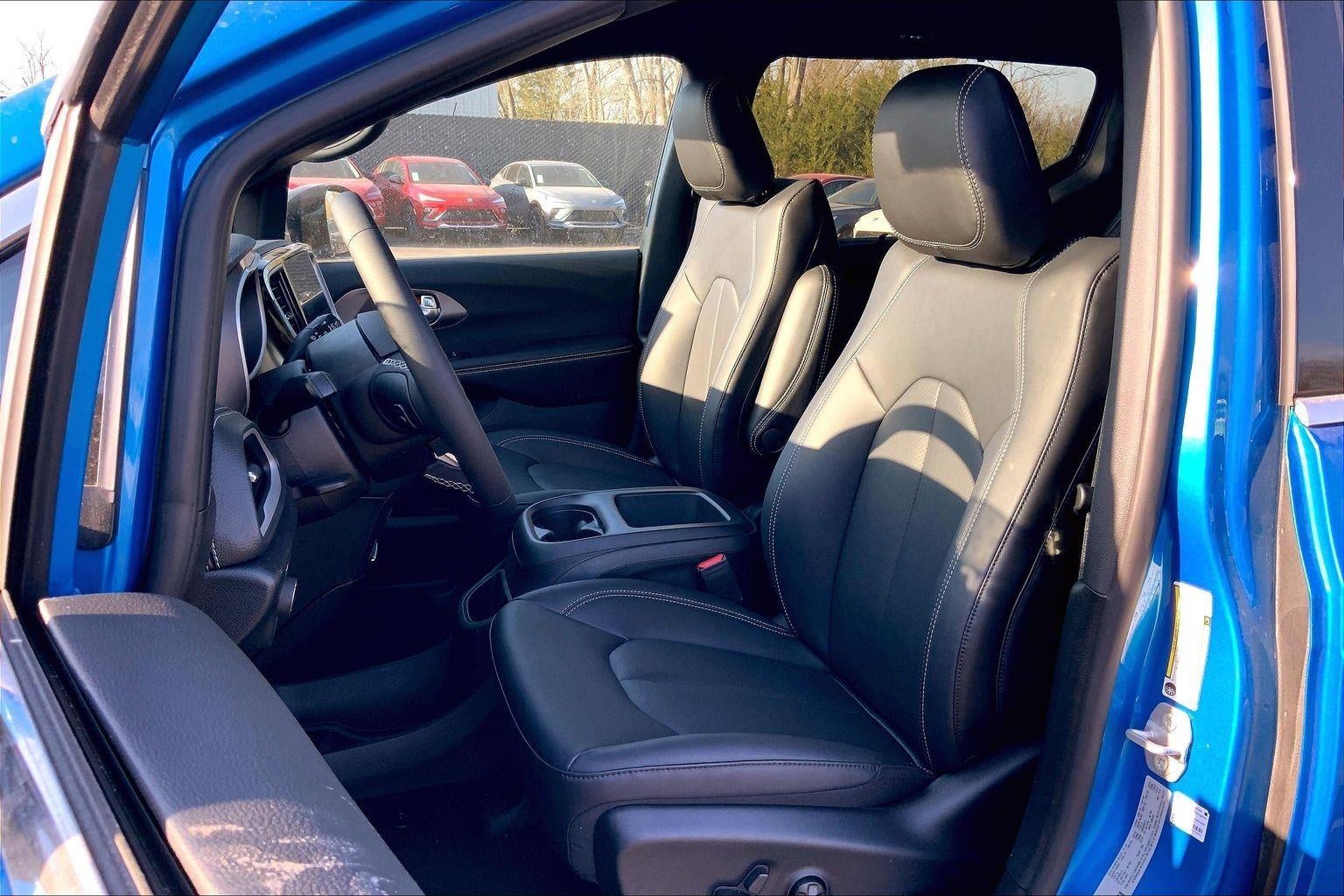 2026 Chrysler Pacifica PACIFICA SELECT