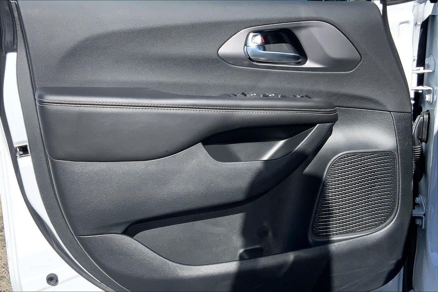 2026 Chrysler Voyager VOYAGER LX