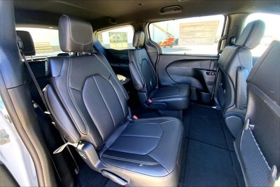 2026 Chrysler Voyager VOYAGER LX