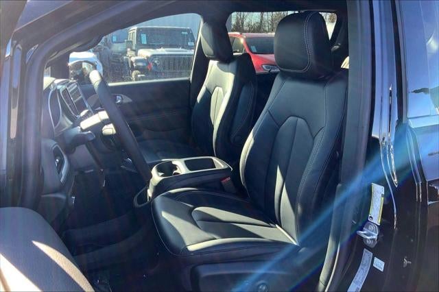 2026 Chrysler Voyager VOYAGER LX