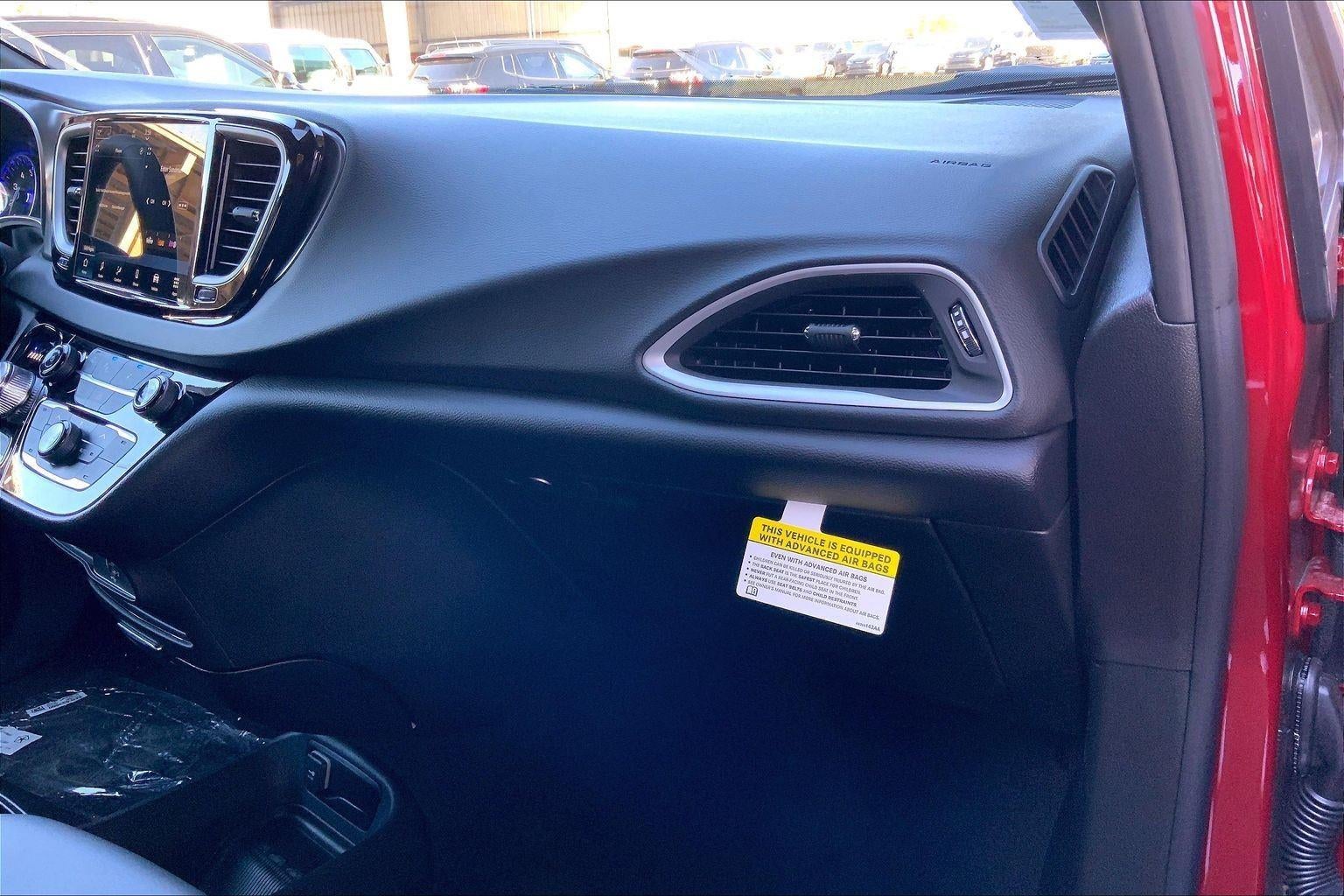 2026 Chrysler Voyager VOYAGER LX