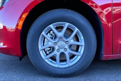 2026 Chrysler Voyager VOYAGER LX