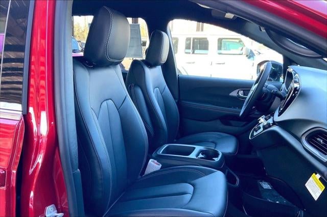 2026 Chrysler Voyager VOYAGER LX