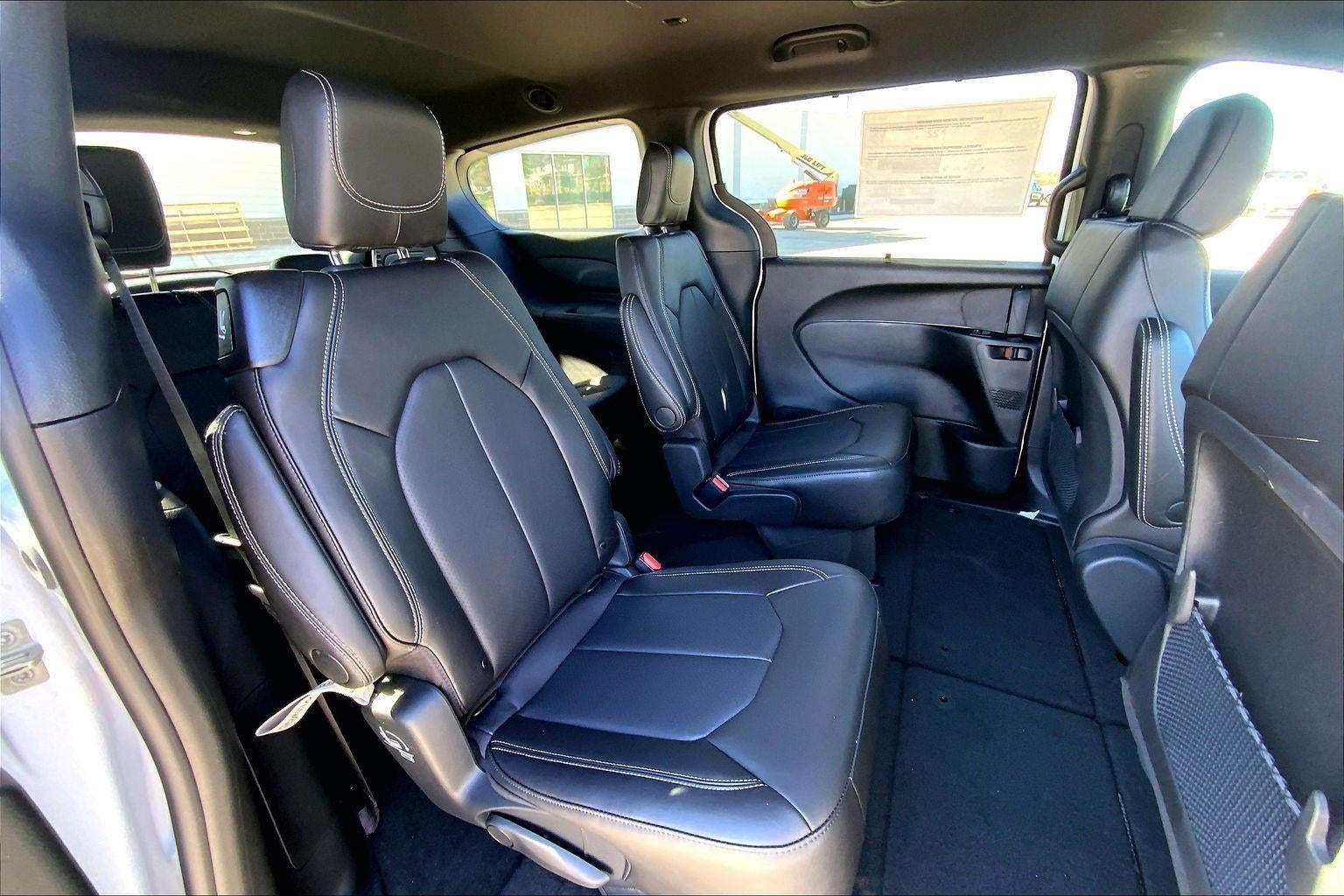 2026 Chrysler Voyager VOYAGER LX