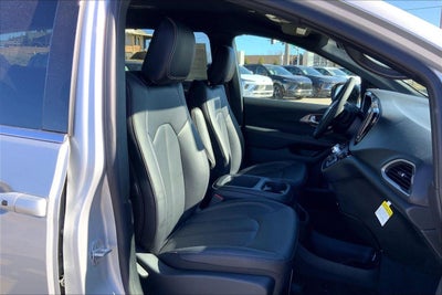 2026 Chrysler Voyager VOYAGER LX