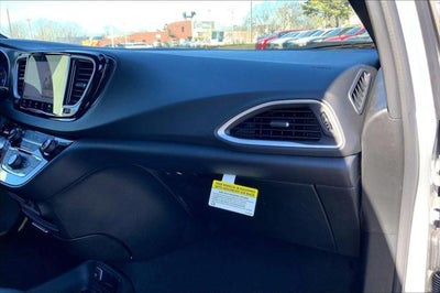 2026 Chrysler Voyager VOYAGER LX