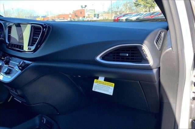 2026 Chrysler Voyager VOYAGER LX