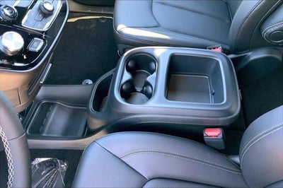 2026 Chrysler Voyager VOYAGER LX