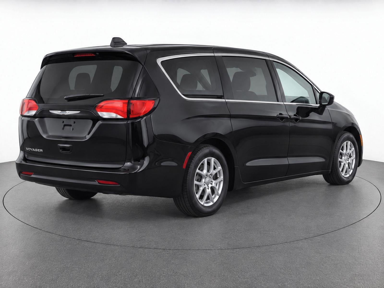 2024 Chrysler Voyager LX