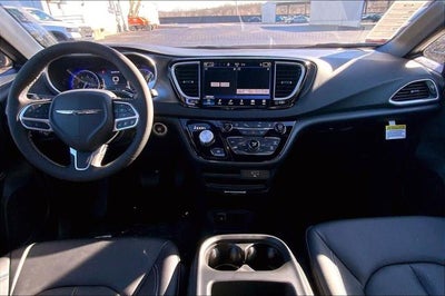 2026 Chrysler Voyager VOYAGER LX