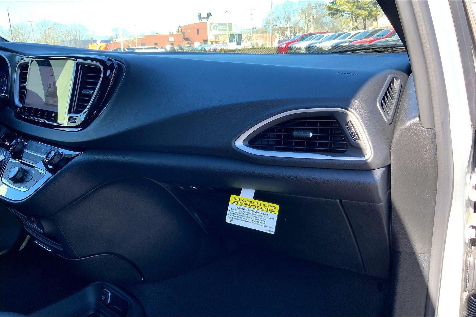 2026 Chrysler Voyager VOYAGER LX