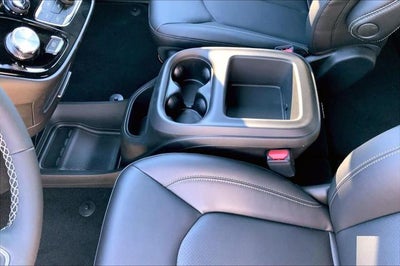 2026 Chrysler Voyager VOYAGER LX