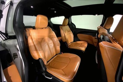2023 Chrysler Pacifica Hybrid Pinnacle