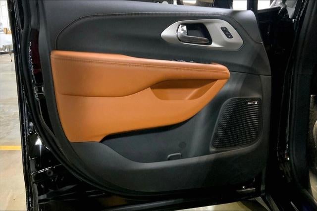 2026 Chrysler Pacifica PACIFICA PINNACLE