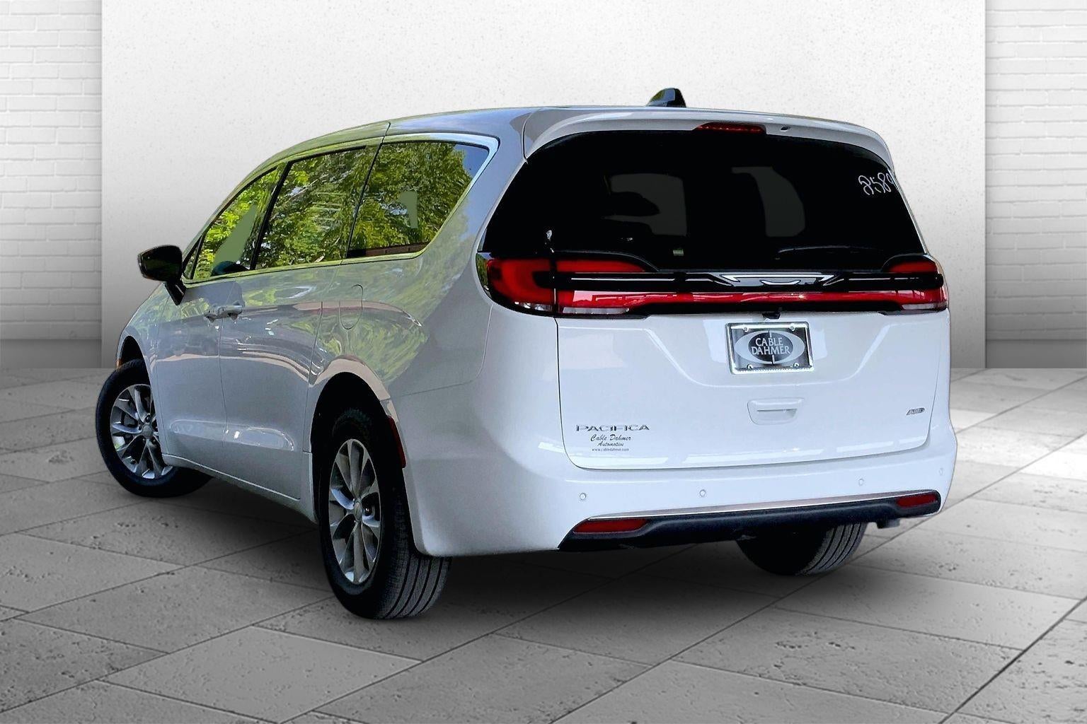 2027 Chrysler Pacifica PACIFICA SELECT AWD