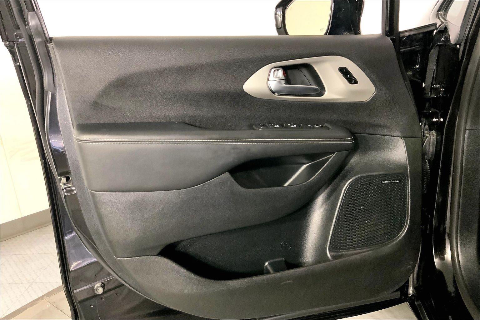 2024 Chrysler Pacifica Limited AWD