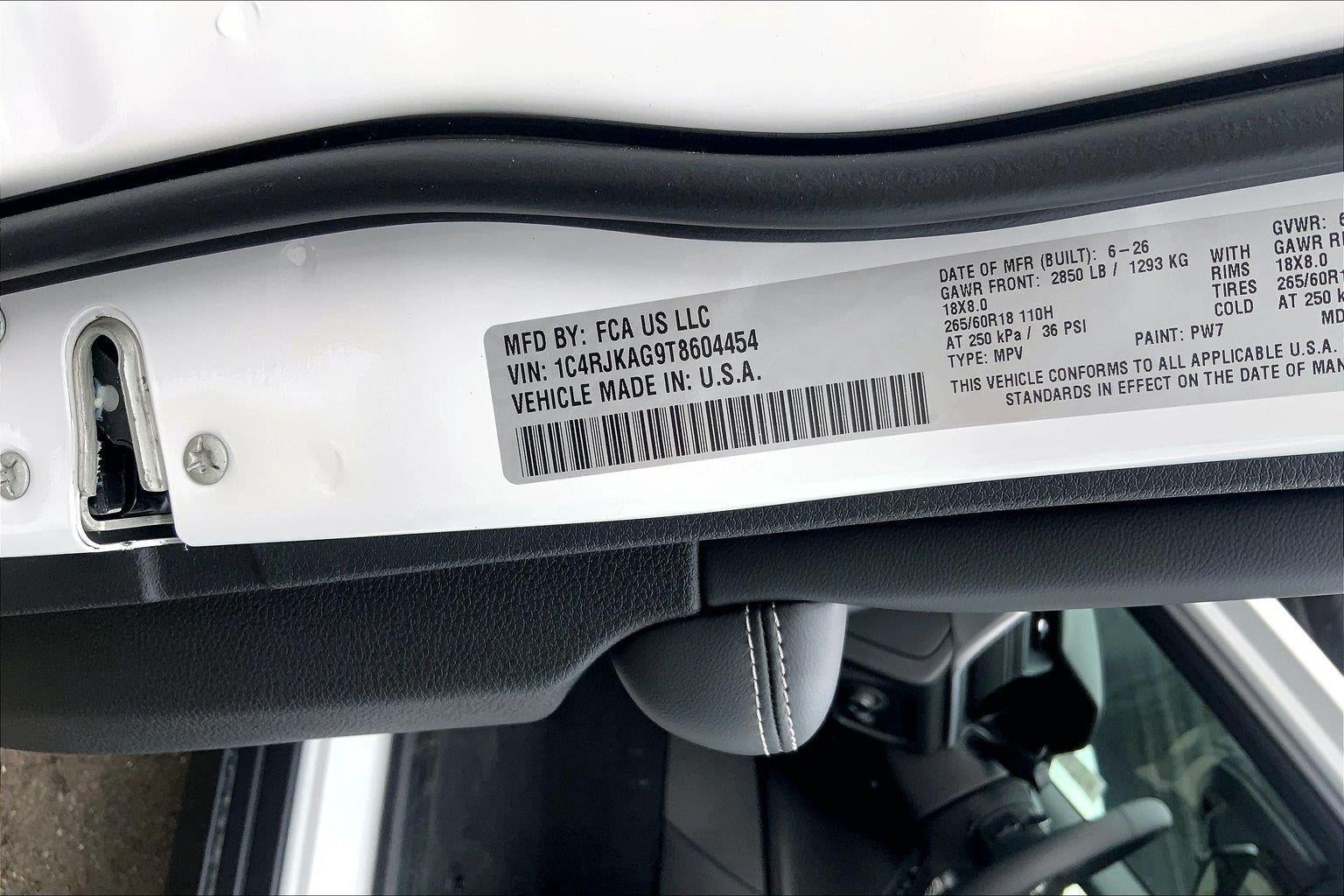 2026 Jeep Cherokee CHEROKEE LAREDO 4X4