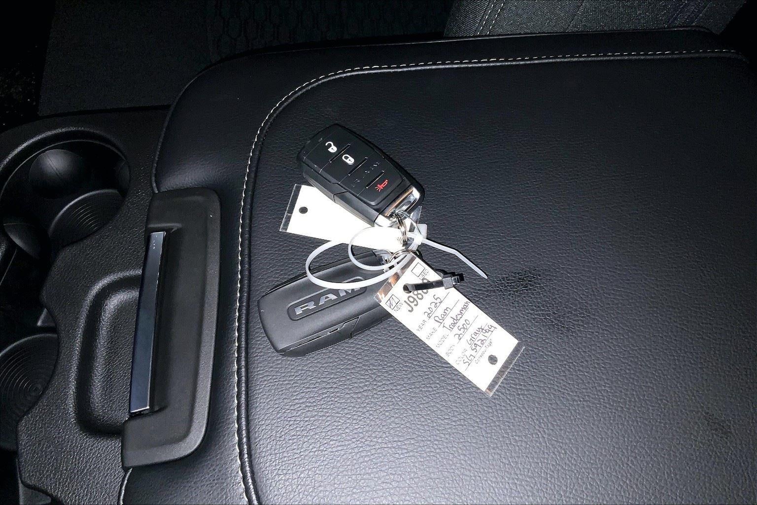 2025 RAM Ram 2500 RAM 2500 TRADESMAN CREW CAB 4X4 6'4' BOX