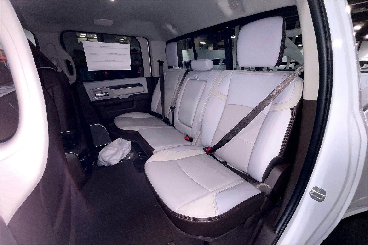 2026 RAM 3500 RAM 3500 LARAMIE CREW CAB 4X4 8' BOX