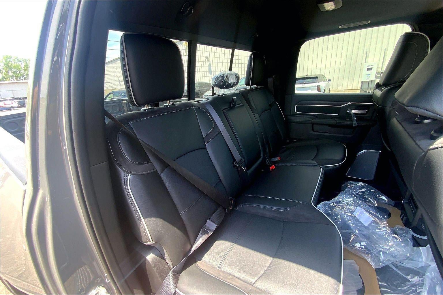 2026 RAM Ram 3500 RAM 3500 LARAMIE CREW CAB 4X4 8' BOX
