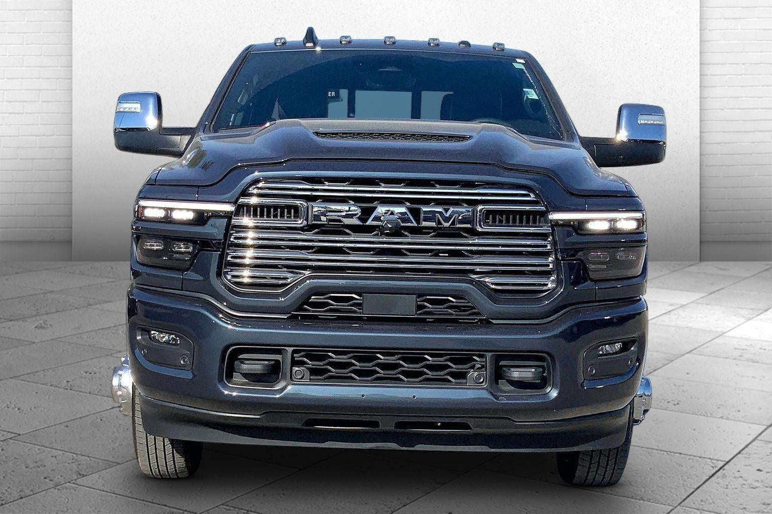 2026 RAM 3500 Laramie Crew Cab 4x4 8' Box