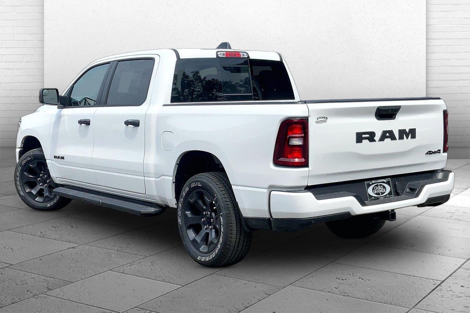 2026 RAM 1500 RAM 1500 EXPRESS CREW CAB 4X4 5'7' BOX