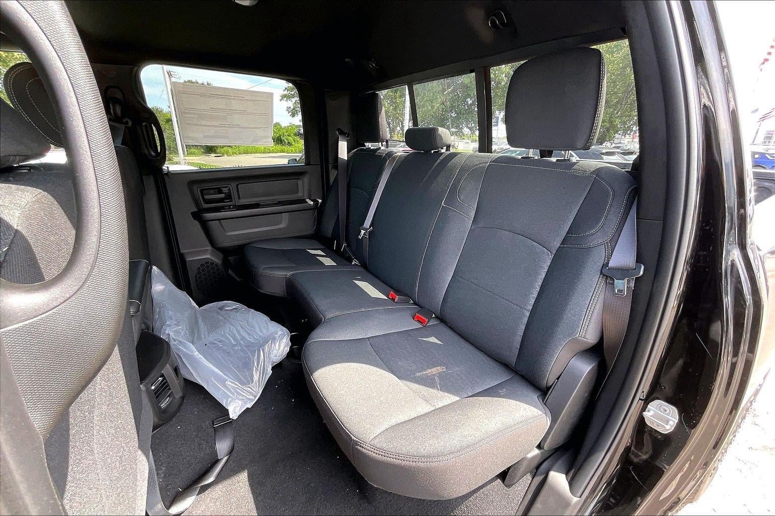 2026 RAM Ram 2500 RAM 2500 BLACK EXPRESS CREW CAB 4X4 6'4' BOX