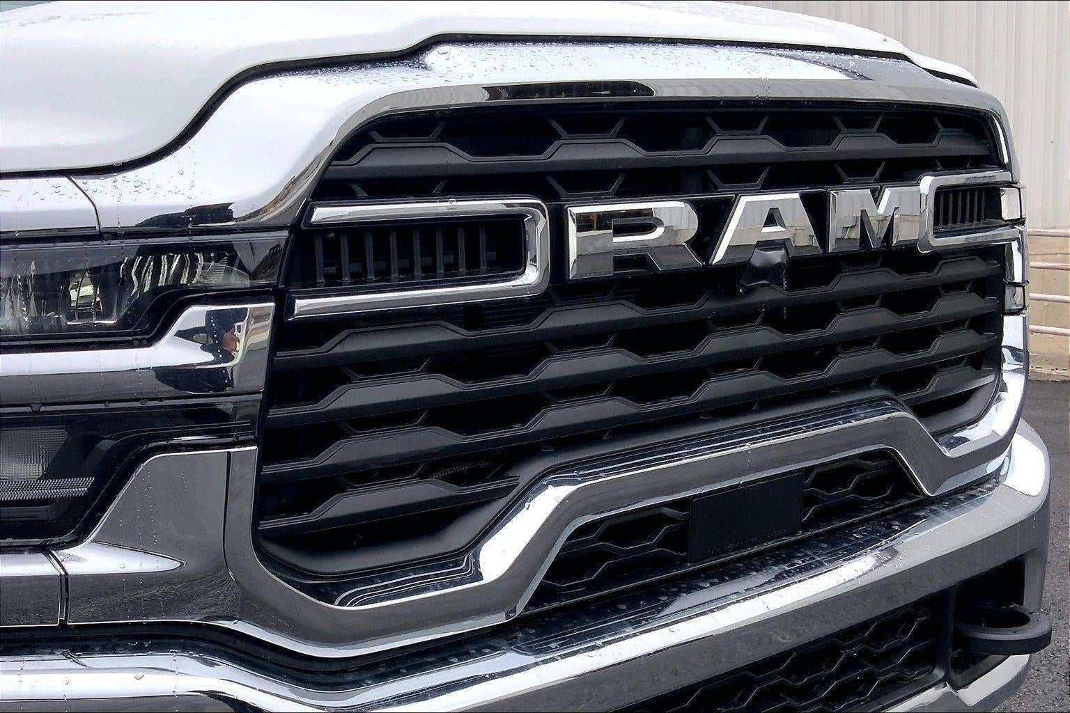 2026 RAM Ram 5500 Chassis Cab RAM 5500 TRADESMAN CHASSIS REGULAR CAB 4X4 84' CA