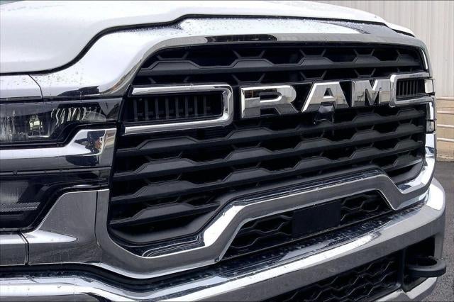 2026 RAM Ram 5500 Chassis Cab RAM 5500 TRADESMAN CHASSIS REGULAR CAB 4X4 84' CA