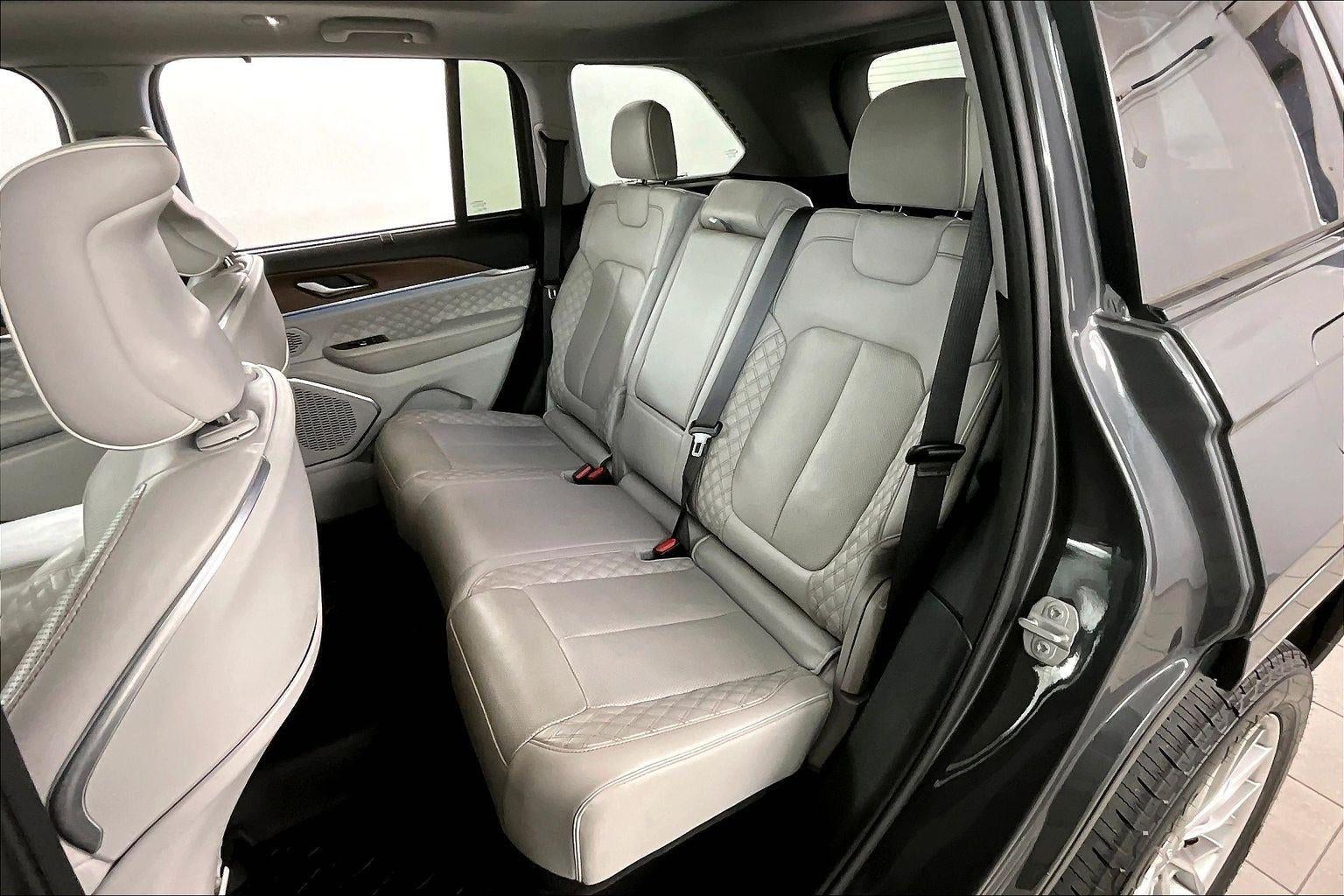 2022 Jeep Grand Cherokee Summit