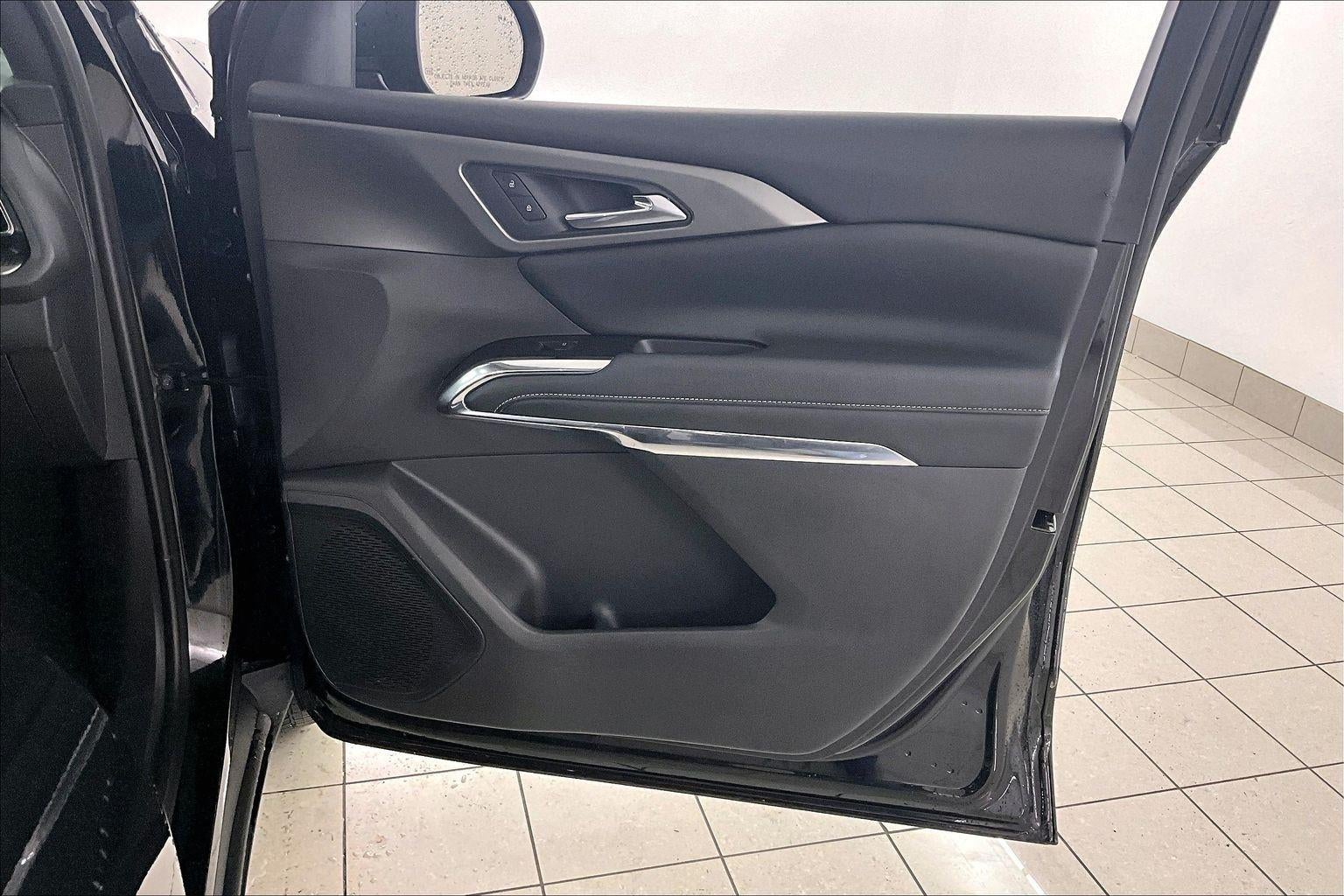 2025 Chevrolet Traverse FWD LT