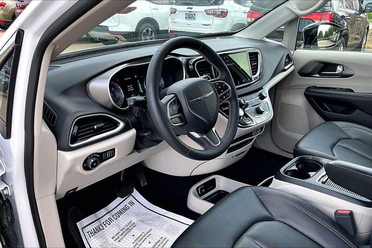 2024 Chrysler Pacifica Touring L