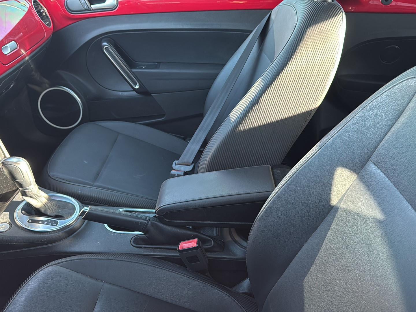 2015 Volkswagen Beetle Convertible 1.8T w/Tech