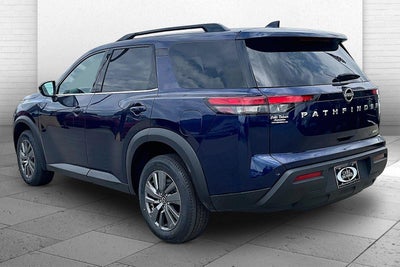 2025 Nissan Pathfinder SV