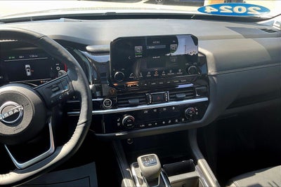 2024 Nissan Pathfinder Platinum