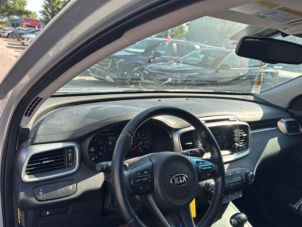 2017 Kia Sorento LX