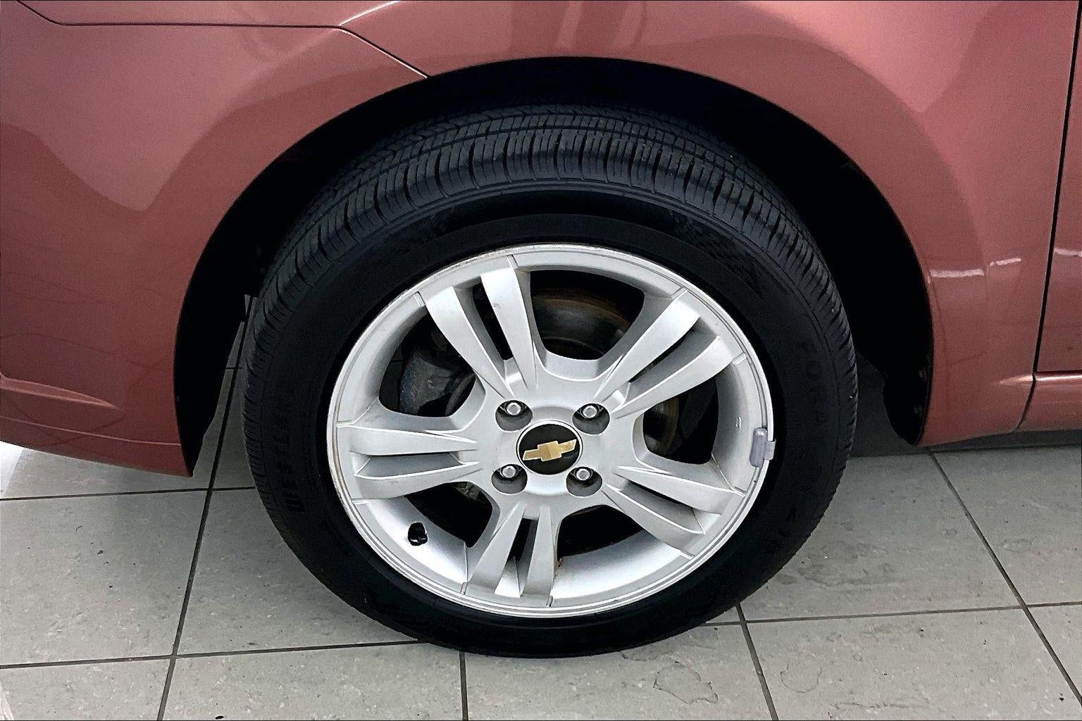 2011 Chevrolet Aveo LT w/1LT