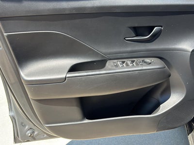 2025 Hyundai KONA SE