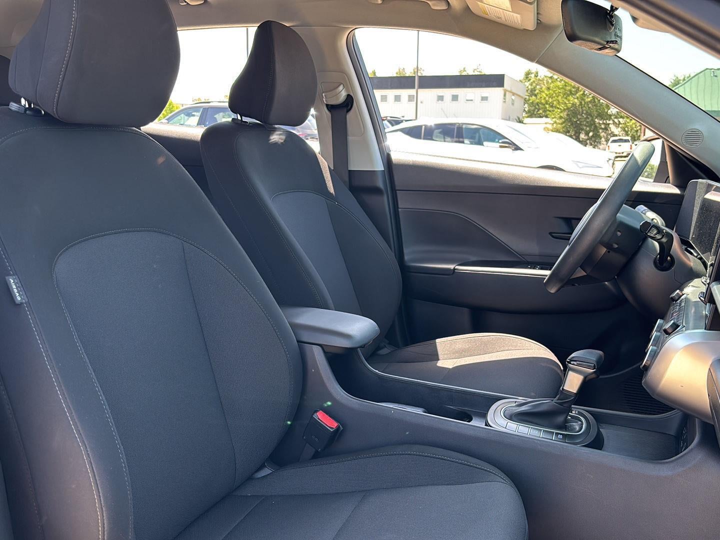 2025 Hyundai KONA SE