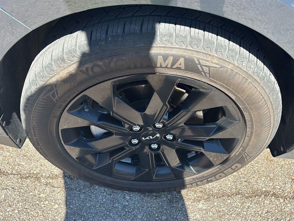 2024 Kia Carnival SX