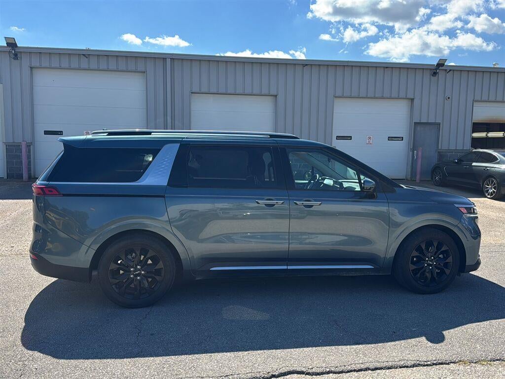 2024 Kia Carnival SX