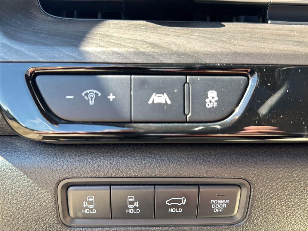 2024 Kia Carnival SX