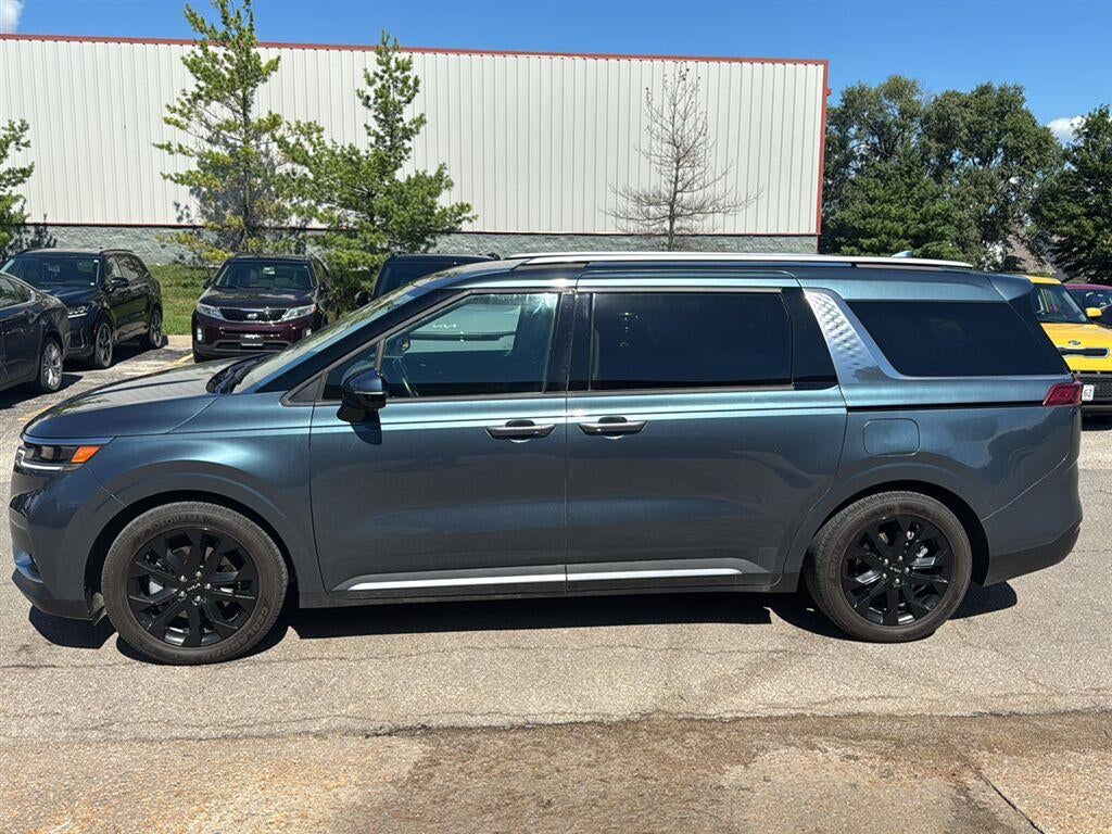 2024 Kia Carnival SX
