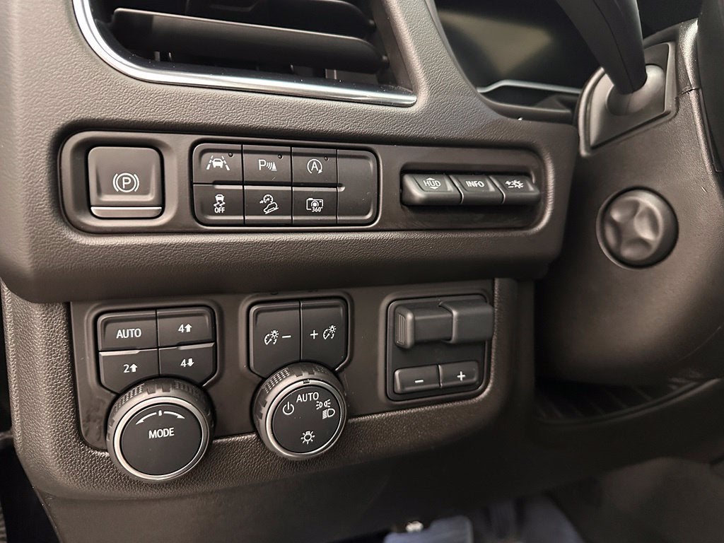 2023 Chevrolet Suburban High Country